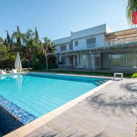 8 BED HOUSE FOR SALE
